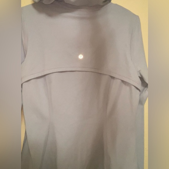 lululemon Hooded Defined Jacket Nulu Color in Pastel Blue size 12 - Picture 8 of 8